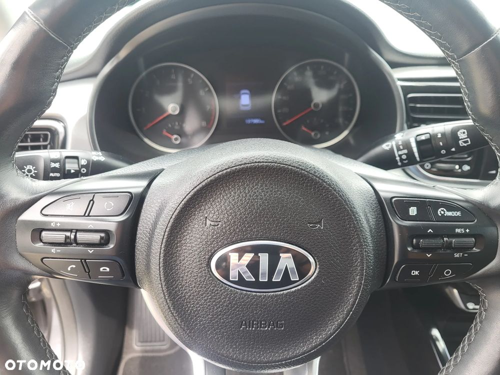 Kia Rio 1.4 L - 14
