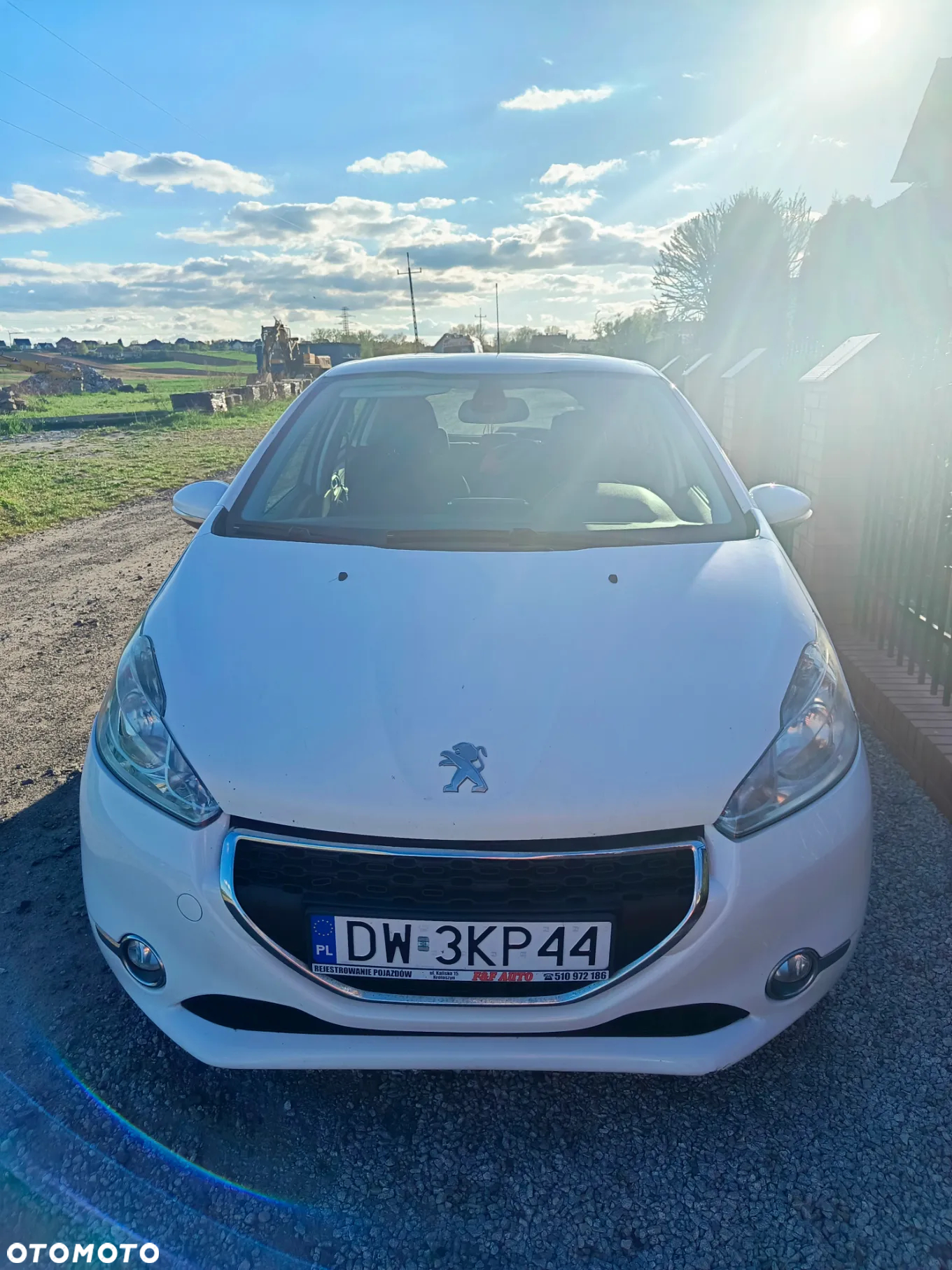 Peugeot 208 - 14