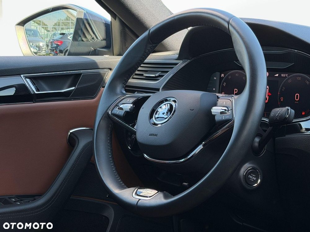 Skoda Superb 2.0 TDI SCR 4x4 L&K DSG - 19