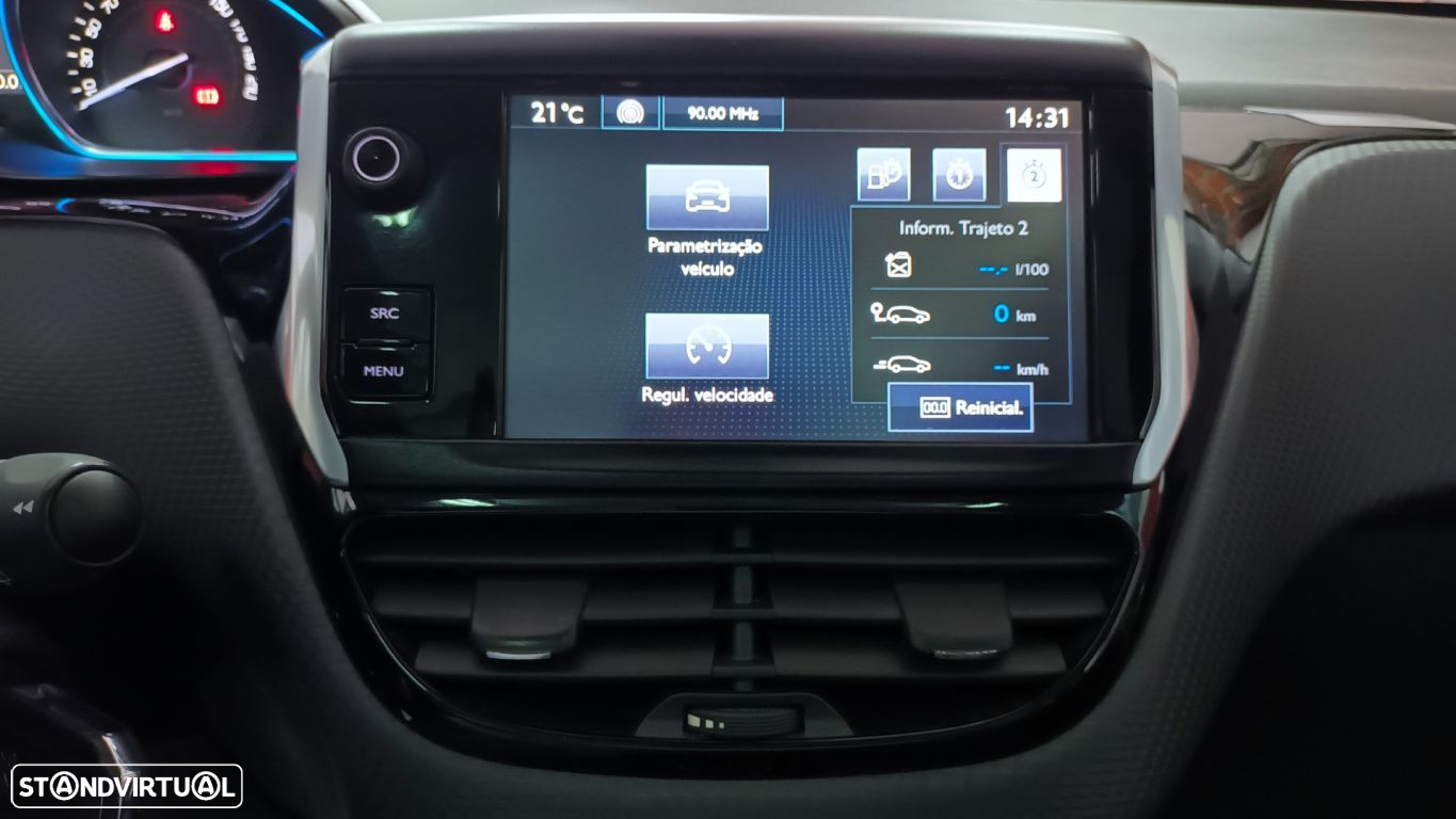 Peugeot 2008 1.2 PureTech Allure - 42
