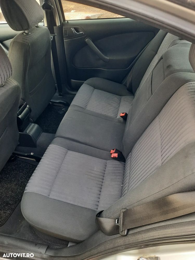 Dezmembrez Skoda Octavia 1, 1.6 Benzina 2001 - 6