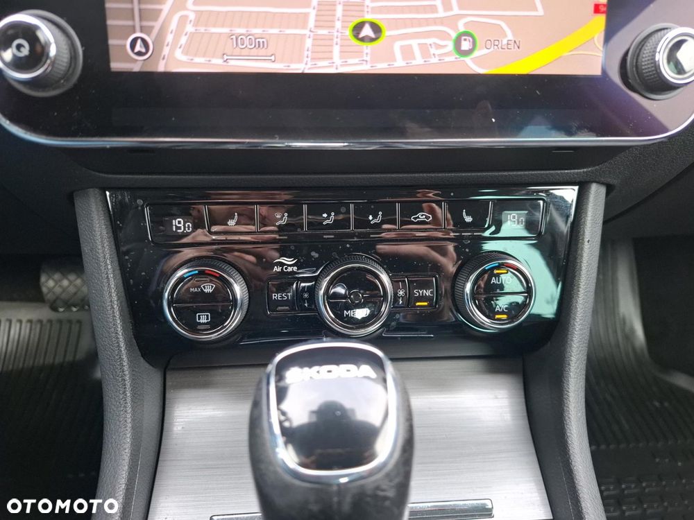 Skoda Superb 2.0 TDI SCR Style DSG - 24