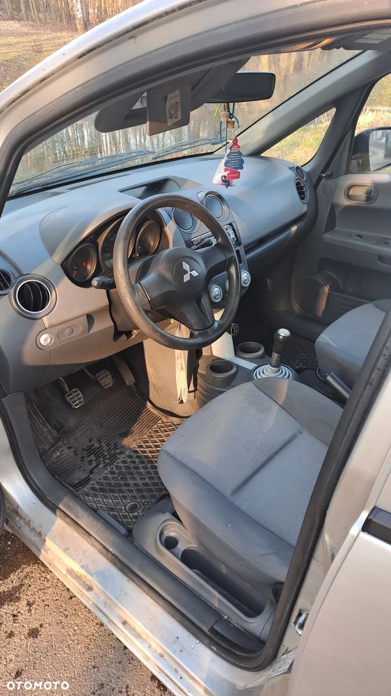 Mitsubishi Colt 1.1 Invite - 8