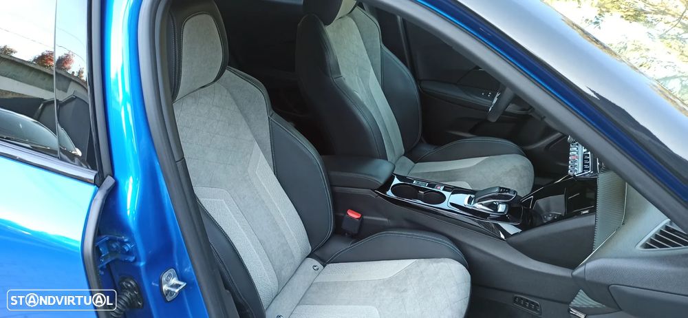 Peugeot e-2008 GT Pack - 10