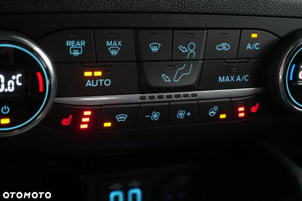 Ford Kuga - 25