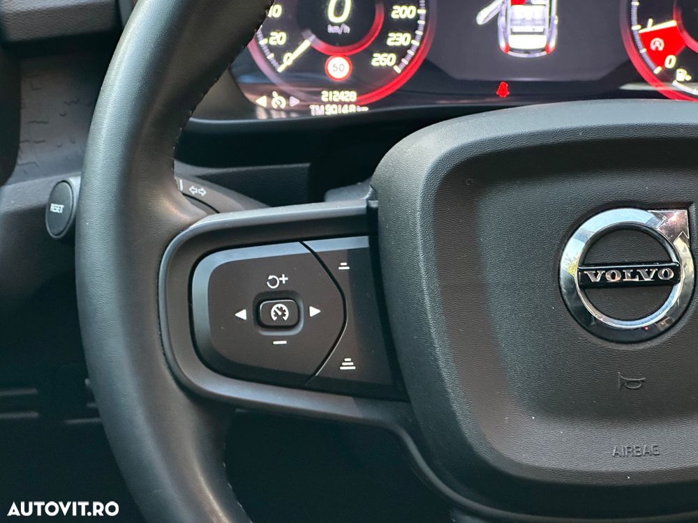 Volvo XC 40 - 18