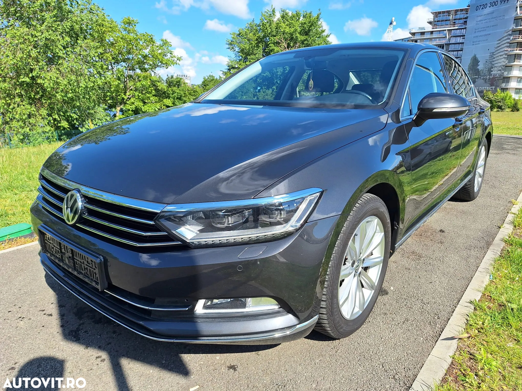 Volkswagen Passat Variant 1.6 TDI SCR DSG Business - 2