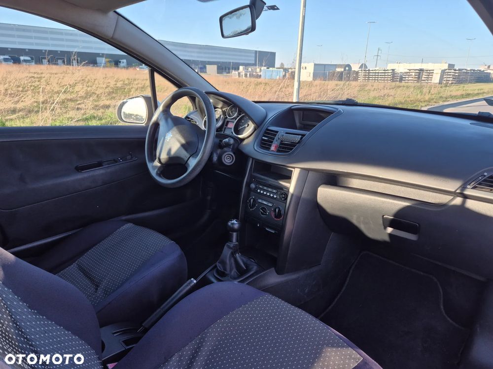 Peugeot 207 1.4 HDi Presence - 13