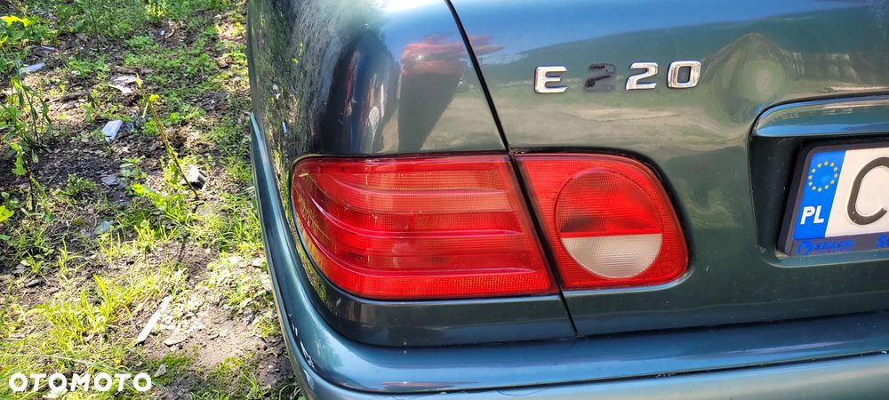 Mercedes E 220 na części - 2