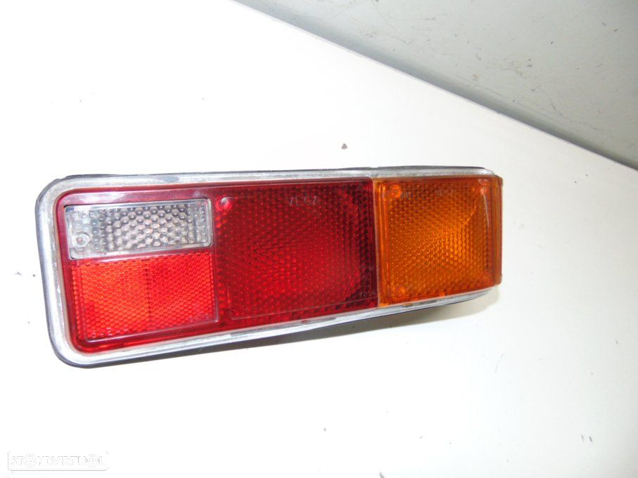 Morris Marina - farolim de trás - 2