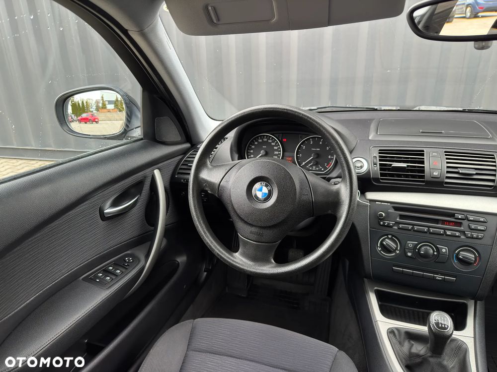 BMW Seria 1 - 21
