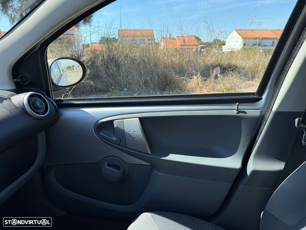 Peugeot 107 - 13