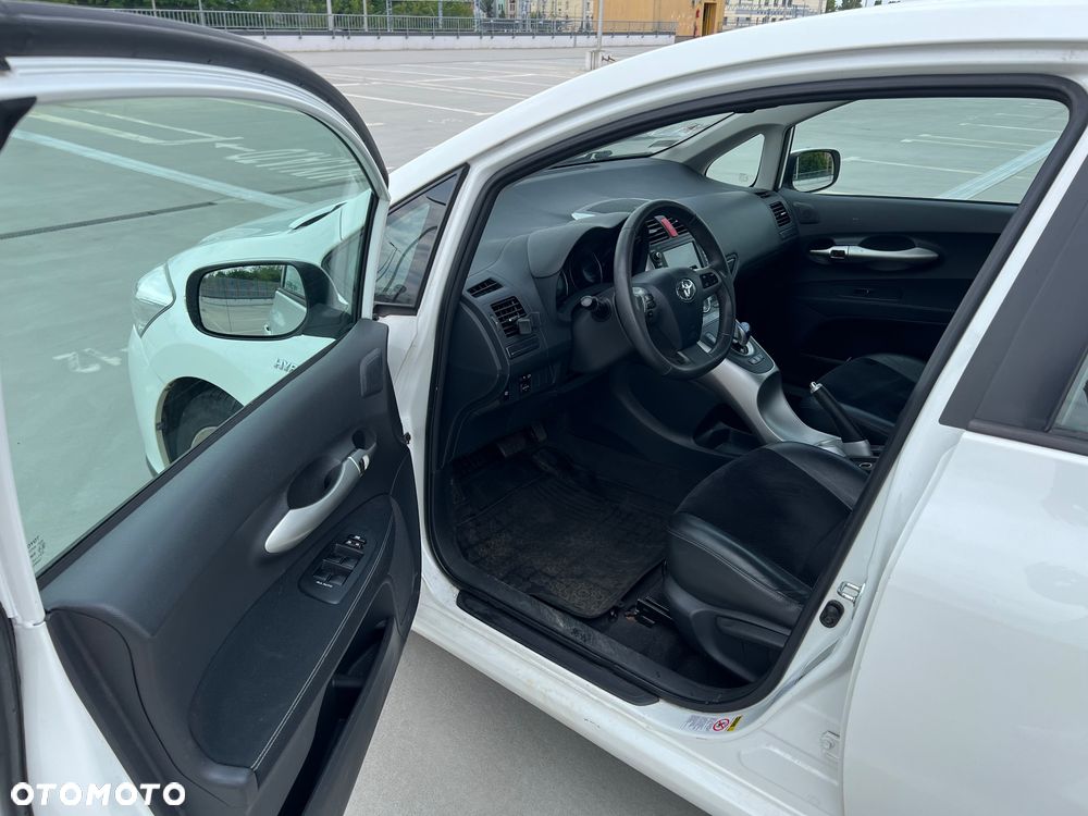 Toyota Auris - 10
