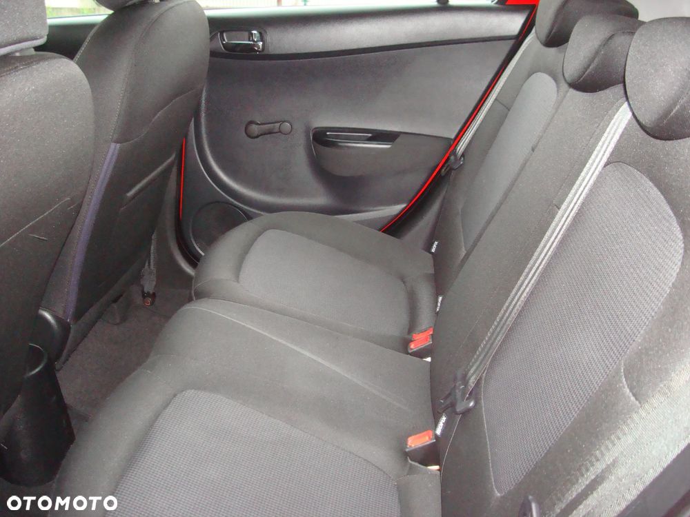 Hyundai i20 - 12