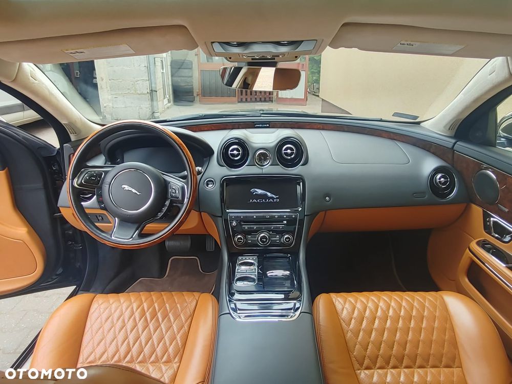 Jaguar XJ 3.0 T AWD LWB Portfolio - 7