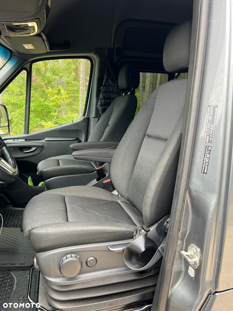 Mercedes-Benz Sprinter 319 V6 - 12