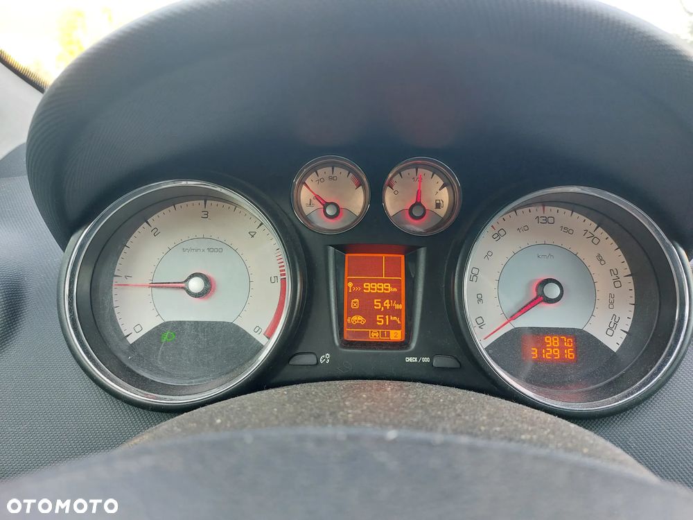 Peugeot 308 1.6 HDi Premium - 10