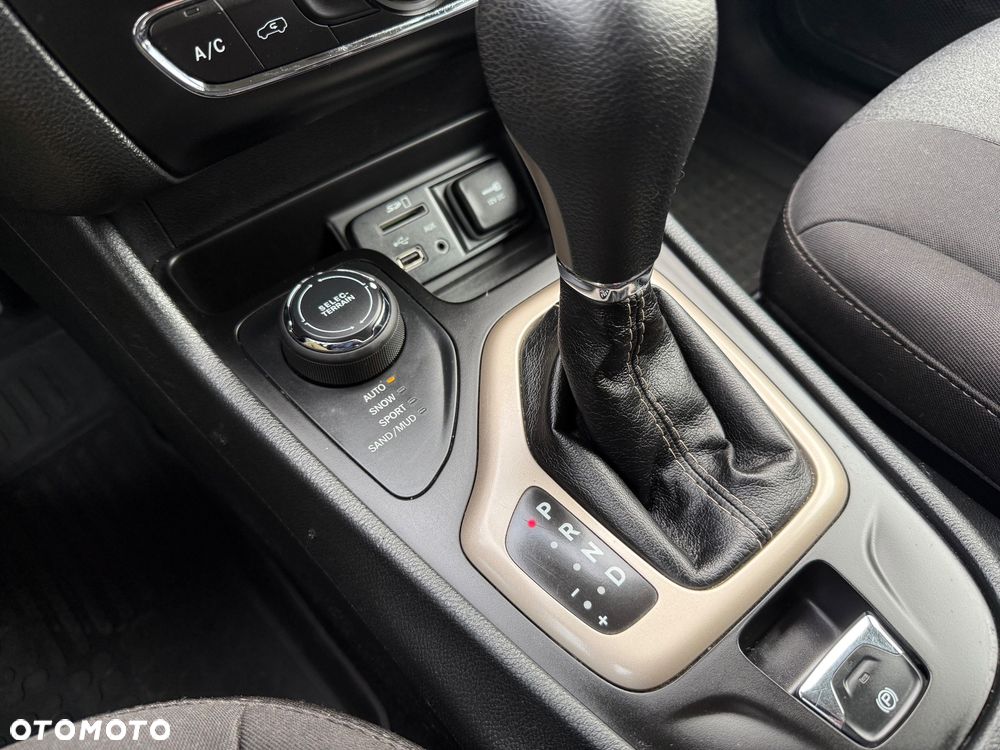 Jeep Cherokee 3.2 V6 Pentastar Active Drive I Automatik Limited - 13