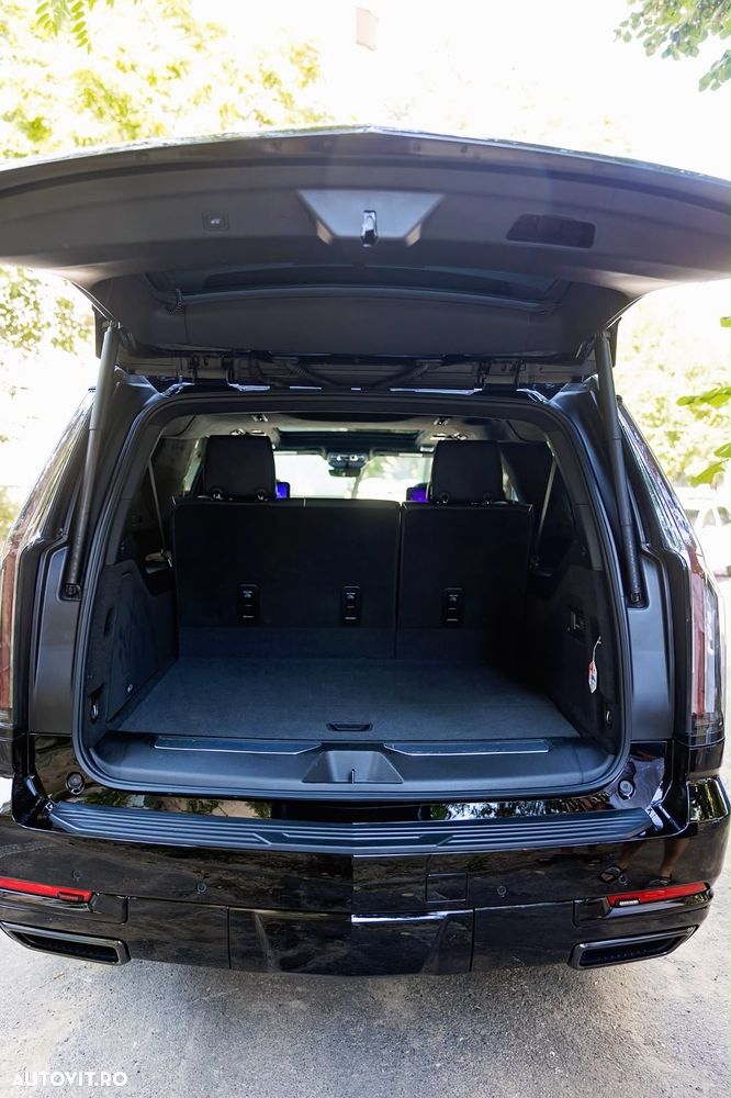 Cadillac Escalade - 7