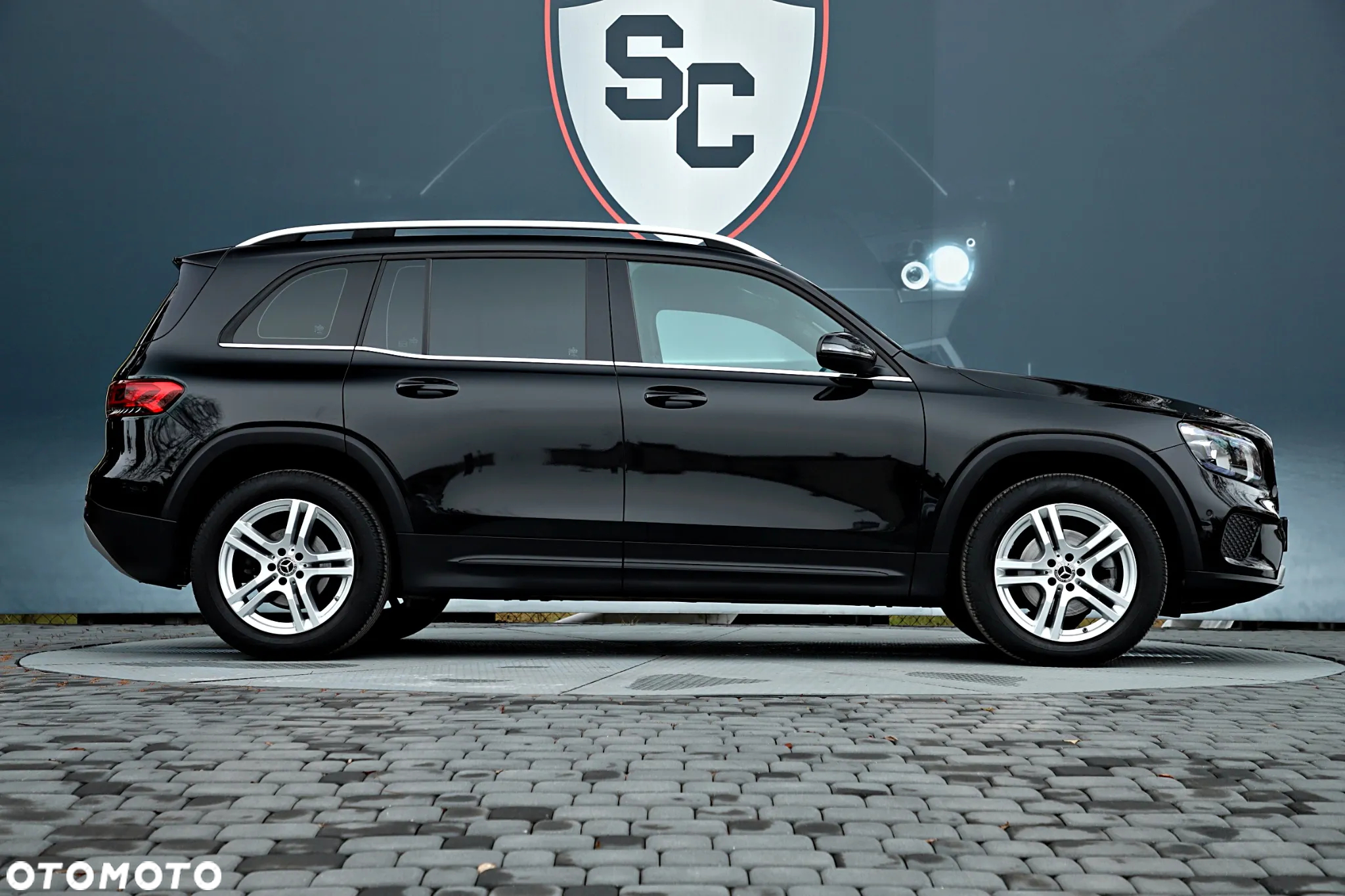 Mercedes-Benz GLB 200 7G-DCT - 11