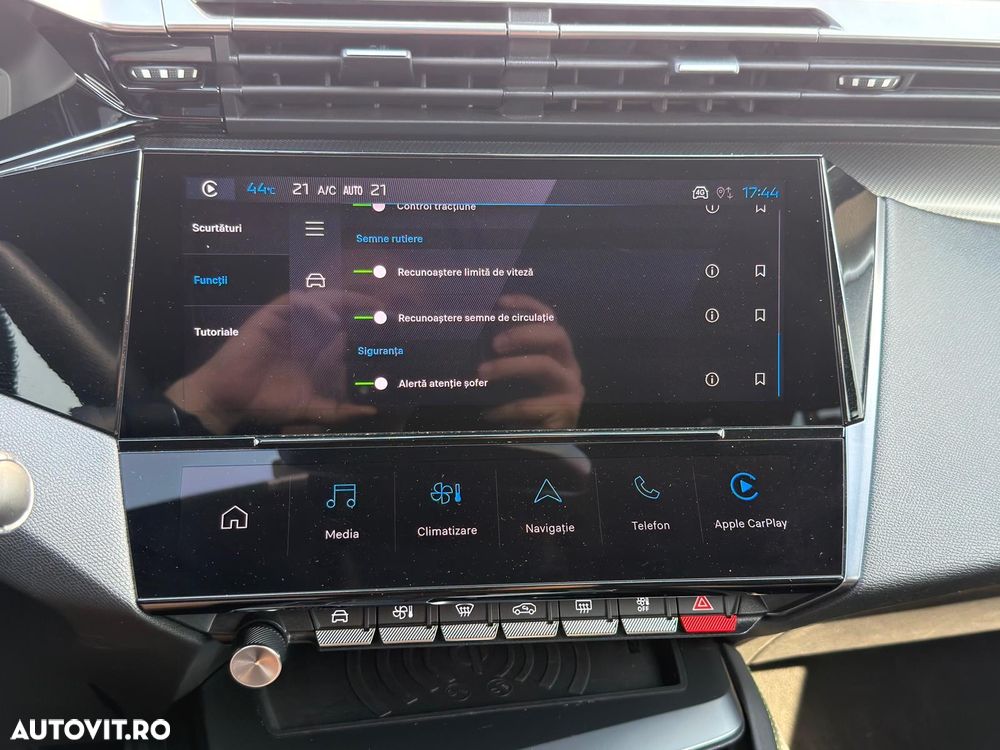 Peugeot 408 1.6L 180 PHEV GT - 23