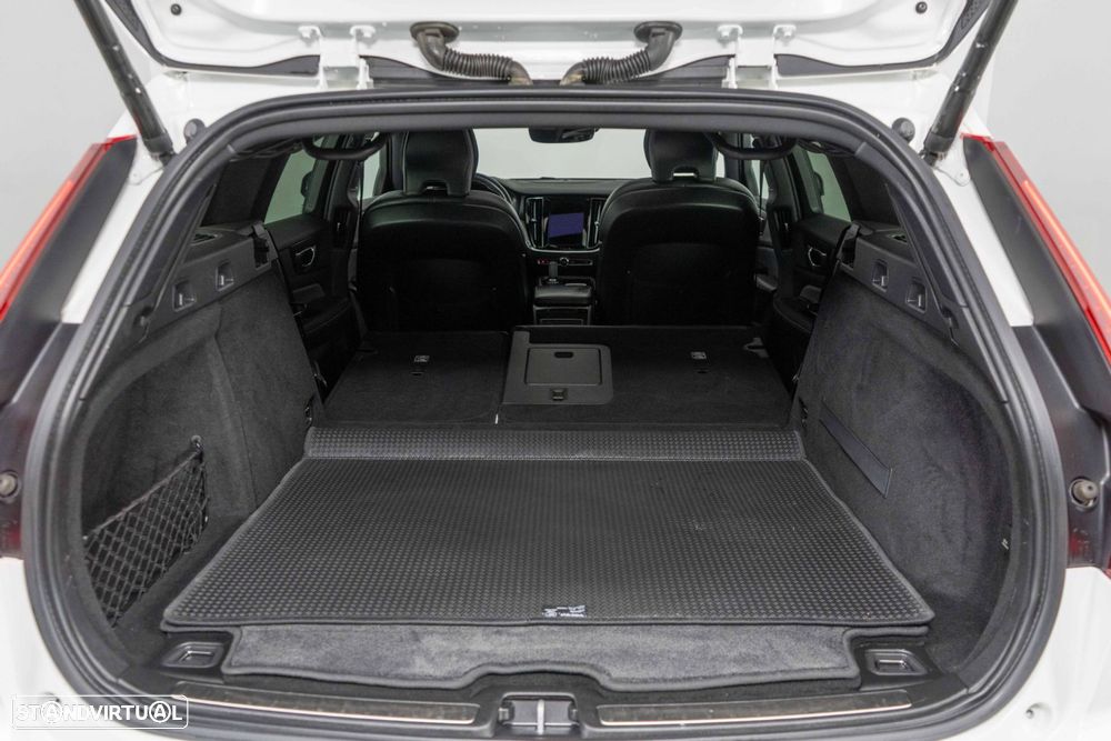 Volvo V60 2.0 T6 AWD TE R-Design - 14