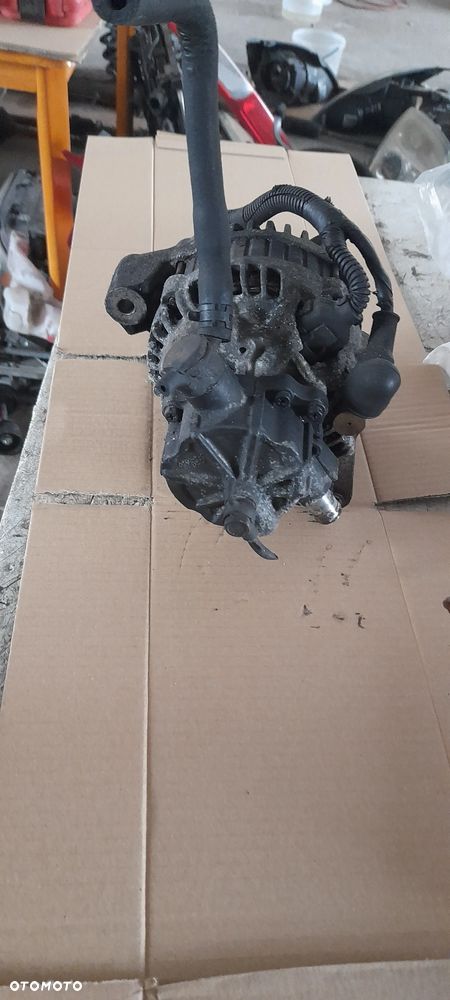Kia Carnival alternator 2,9 - 2
