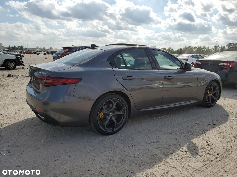 Alfa Romeo Giulia 2.0 Turbo TI Q4 - 4