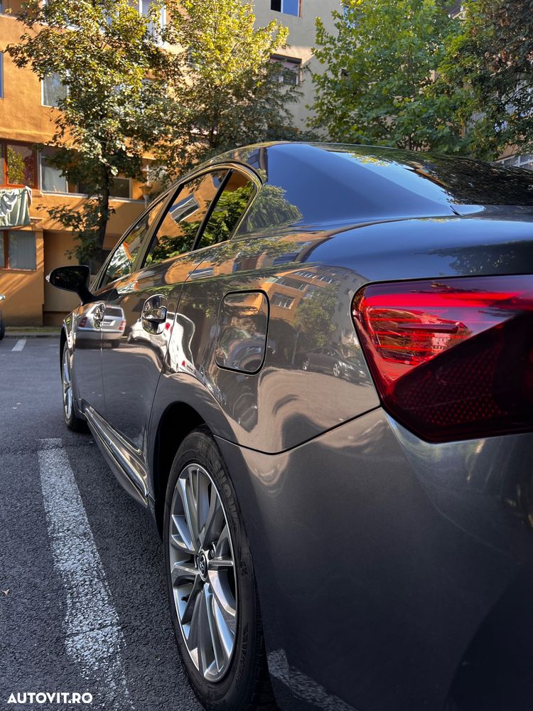 Toyota Avensis 2.0 D-4D Executive - 7