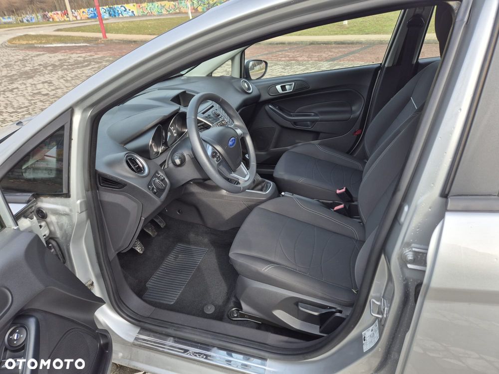 Ford Fiesta 1.0 Champions Edition - 8
