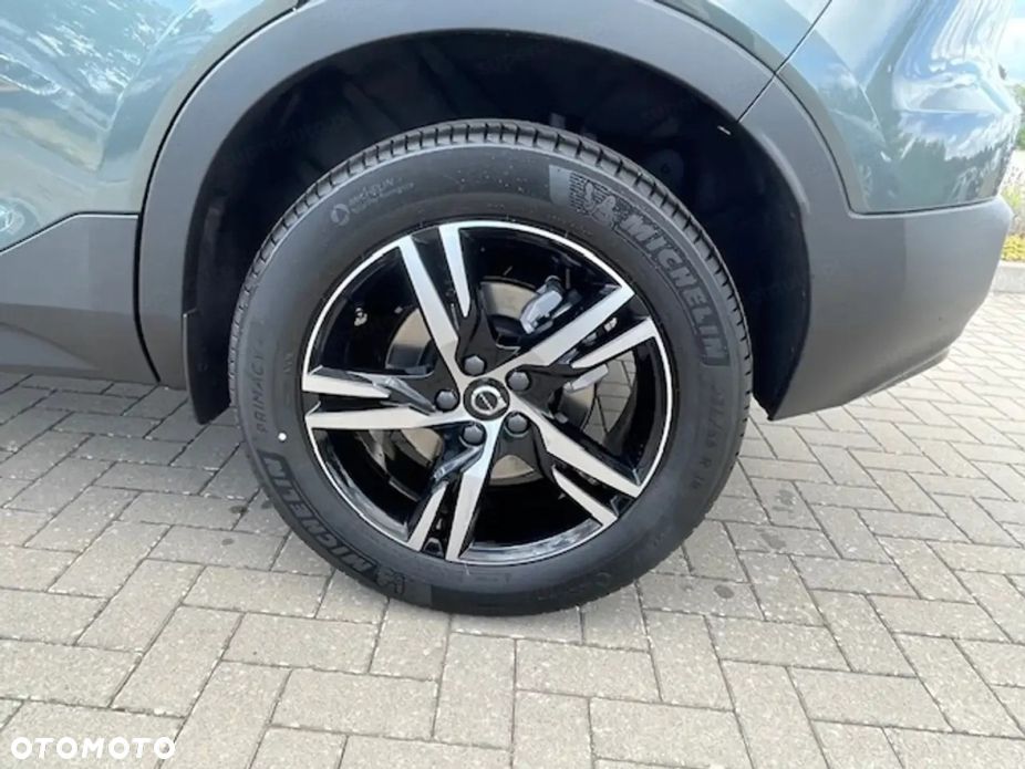 Volvo XC 40 B3 Plus Dark - 17