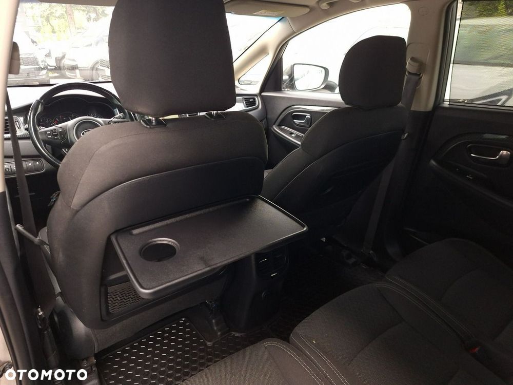 Kia Carens 1.6 GDI L - 26