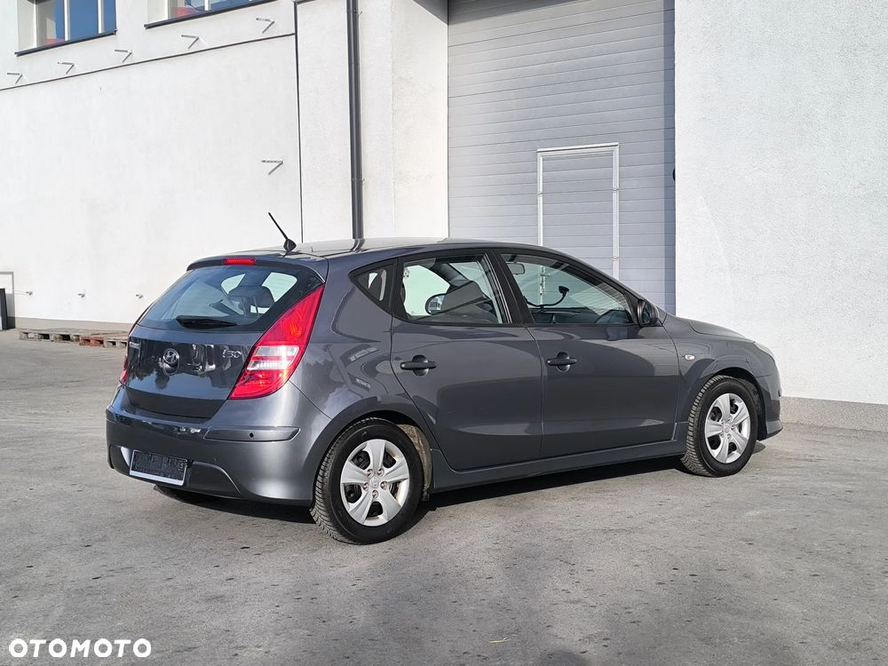 Hyundai i30 1.4 Classic EU5 - 11