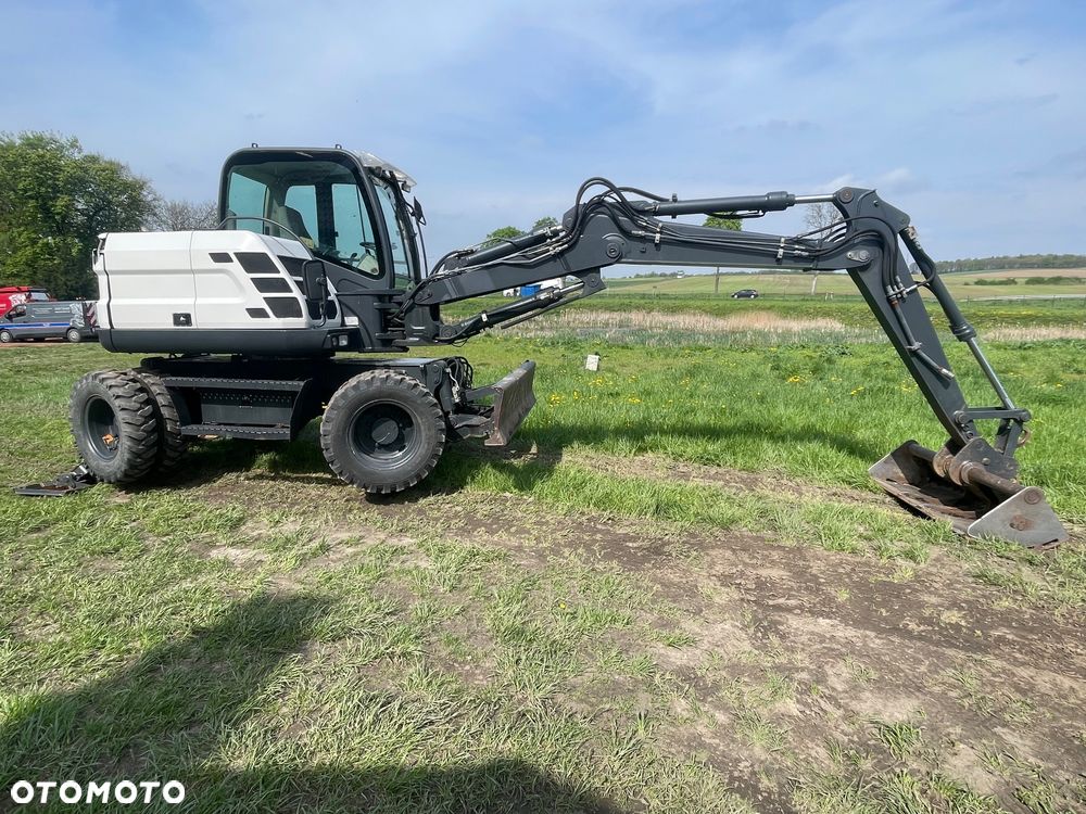 Case Wx95 - 8