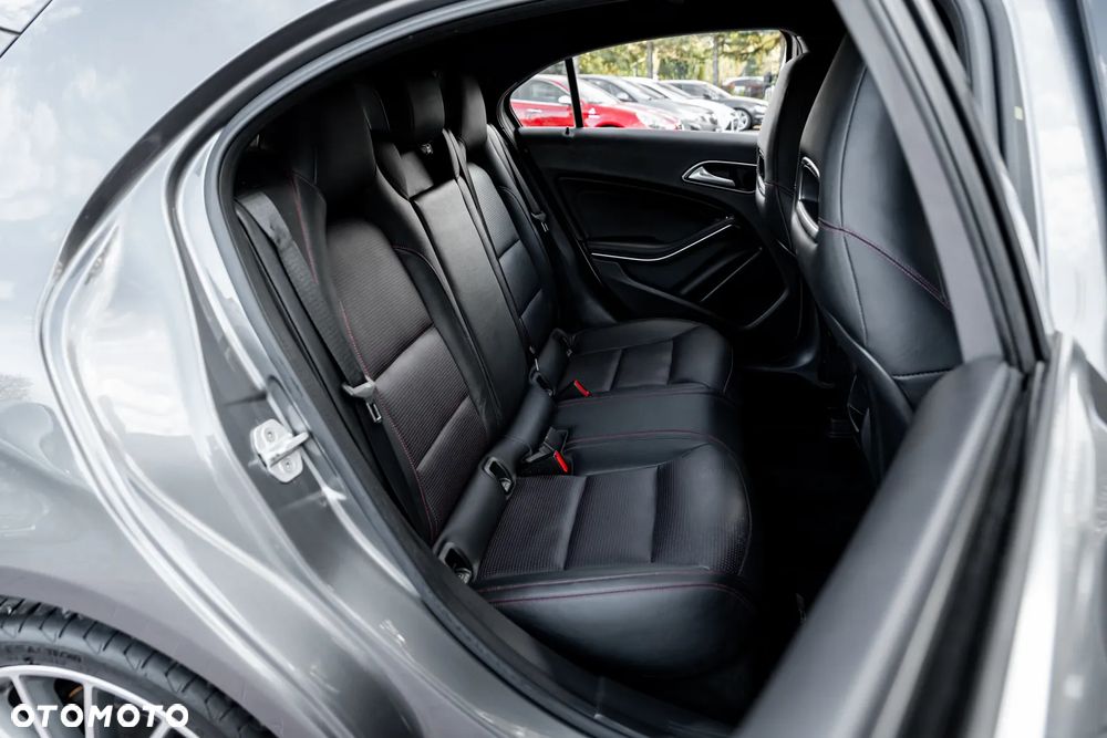 Mercedes-Benz Klasa A 220 4Matic 7G-DCT AMG Line - 23