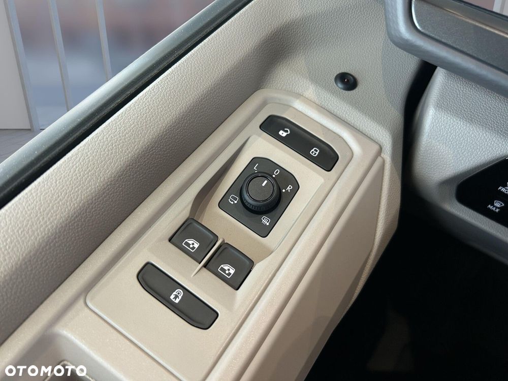 Volkswagen Multivan - 24