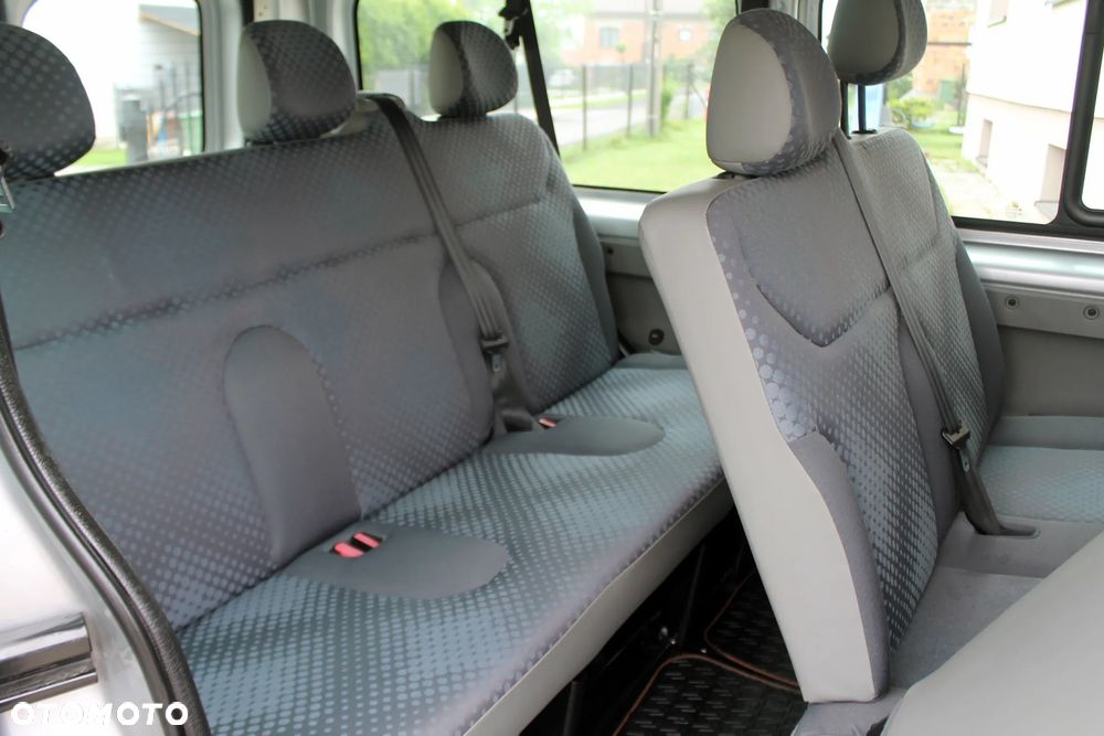 Renault Trafic Passenger L2H1 Expression - 13