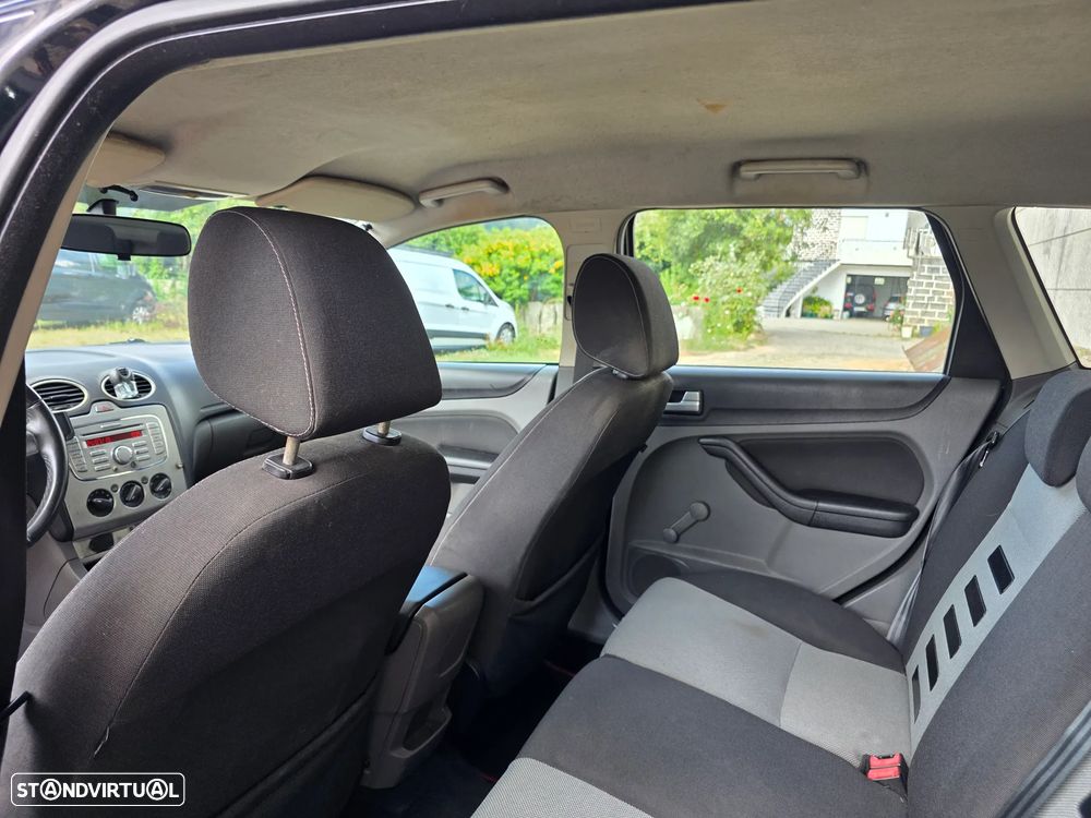 Ford Focus SW 1.6 TDCi Connec. - 12