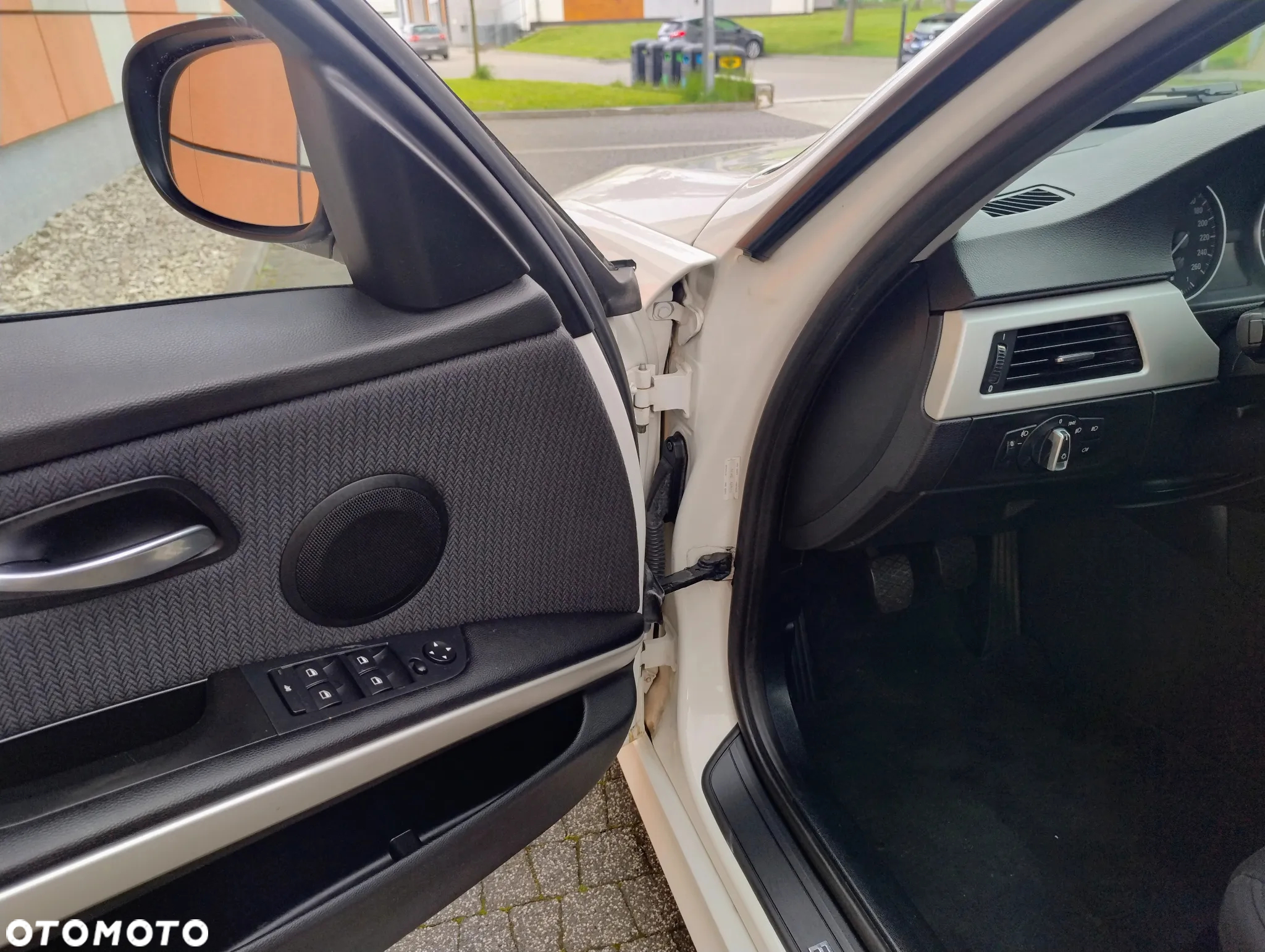 BMW Seria 3 318i - 16