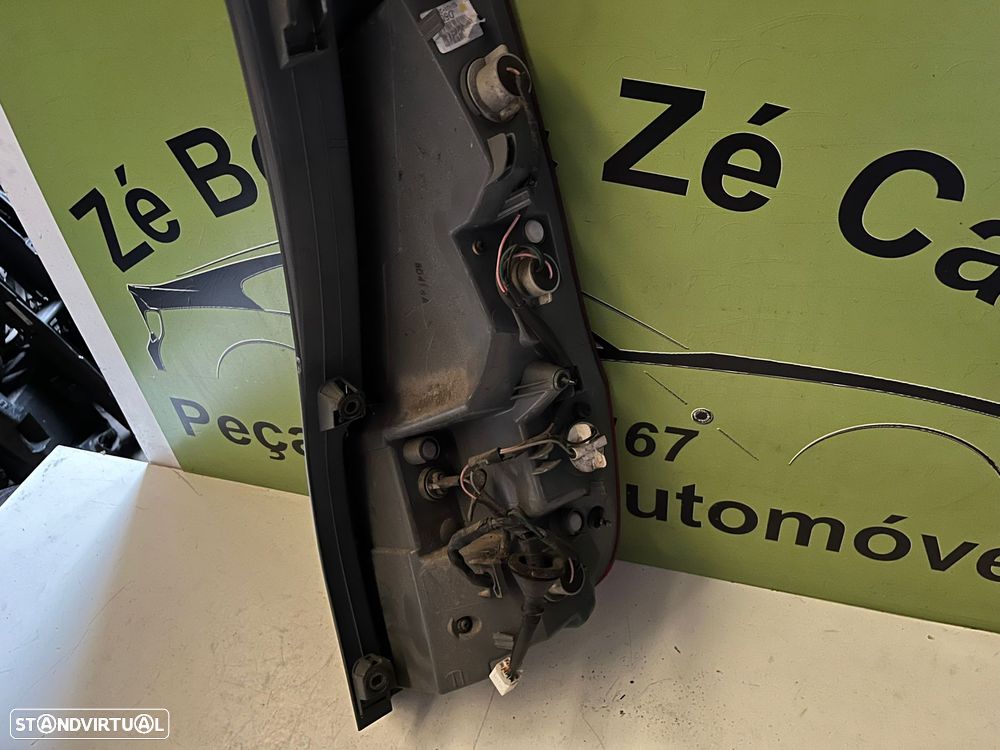 Hyundai i30 CW - FAROLIM DIREITO / ESQUERDO - FT506 - 11