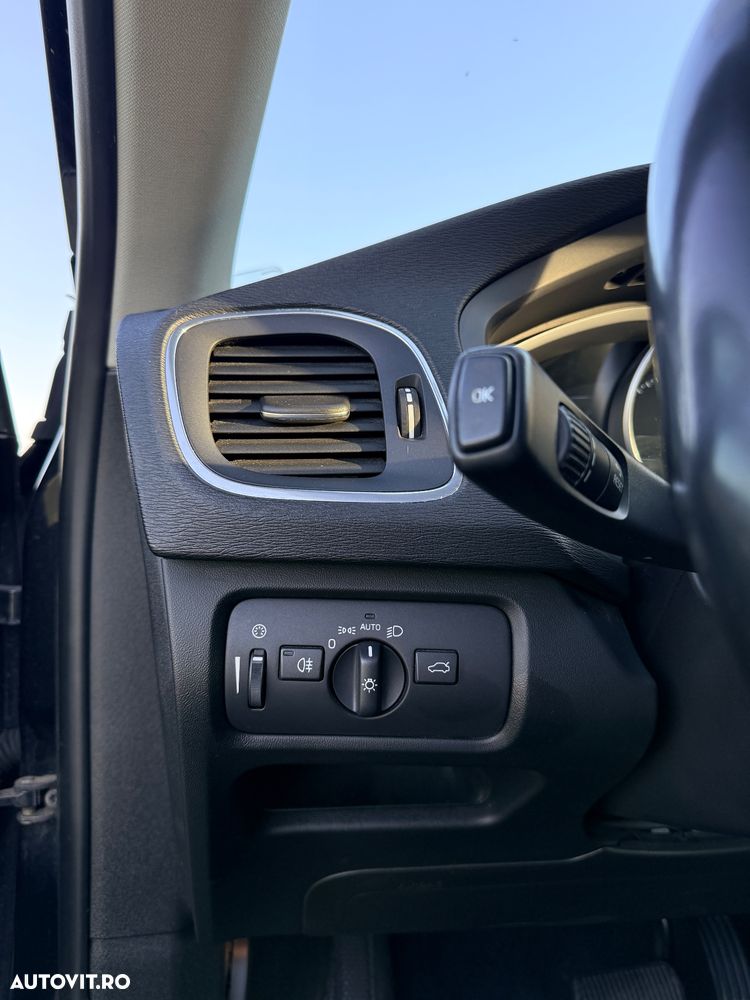 Volvo V40 D3 Geartronic Summum - 16