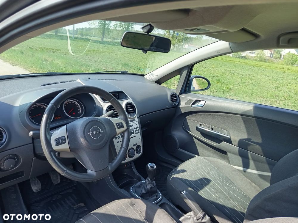 Opel Corsa 1.2 16V Cosmo - 13