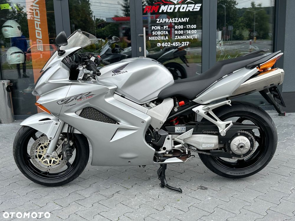 Honda VFR - 25