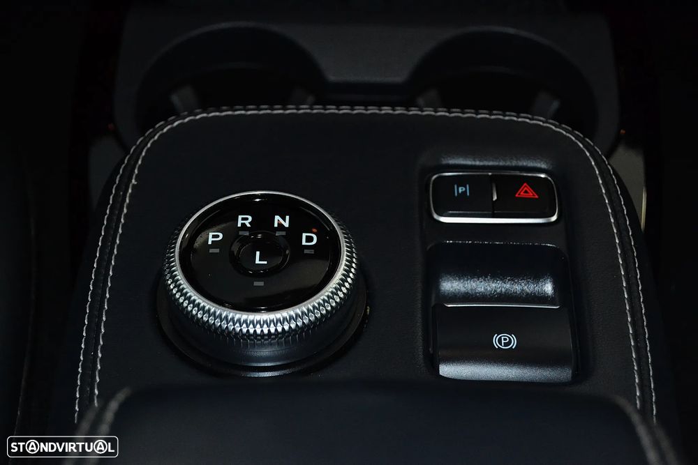 Ford Mustang Mach-E PREMIUM - 17