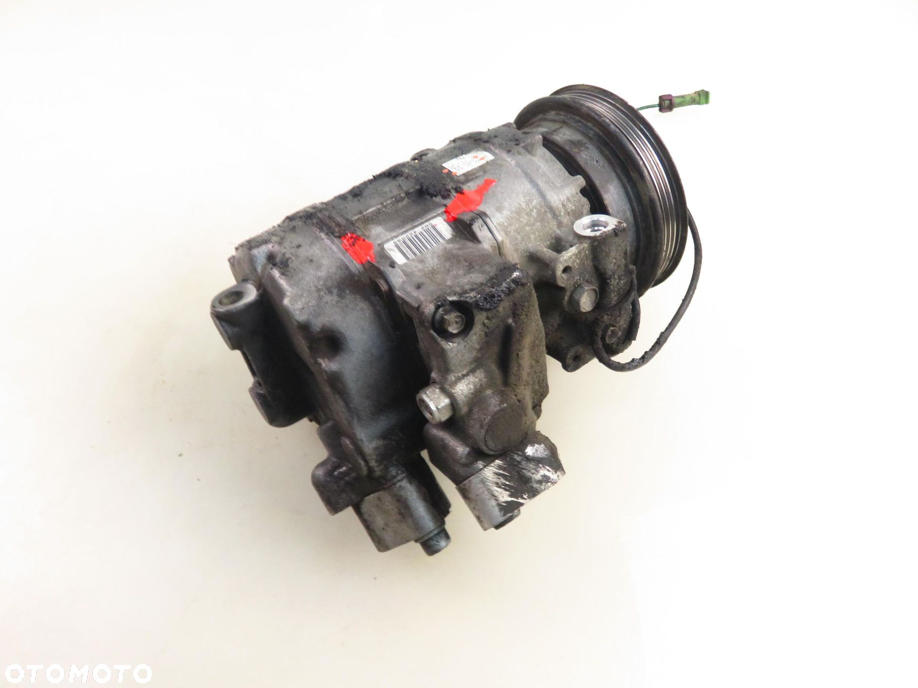 KOMPRESOR KLIMATYZACJI VW PASSAT B5 1.9 TDI  8D0260808 4472208182 - 2