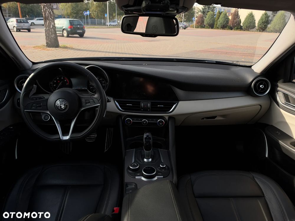 Alfa Romeo Giulia 2.0 Turbo 16V AT8 Veloce Ti - 22