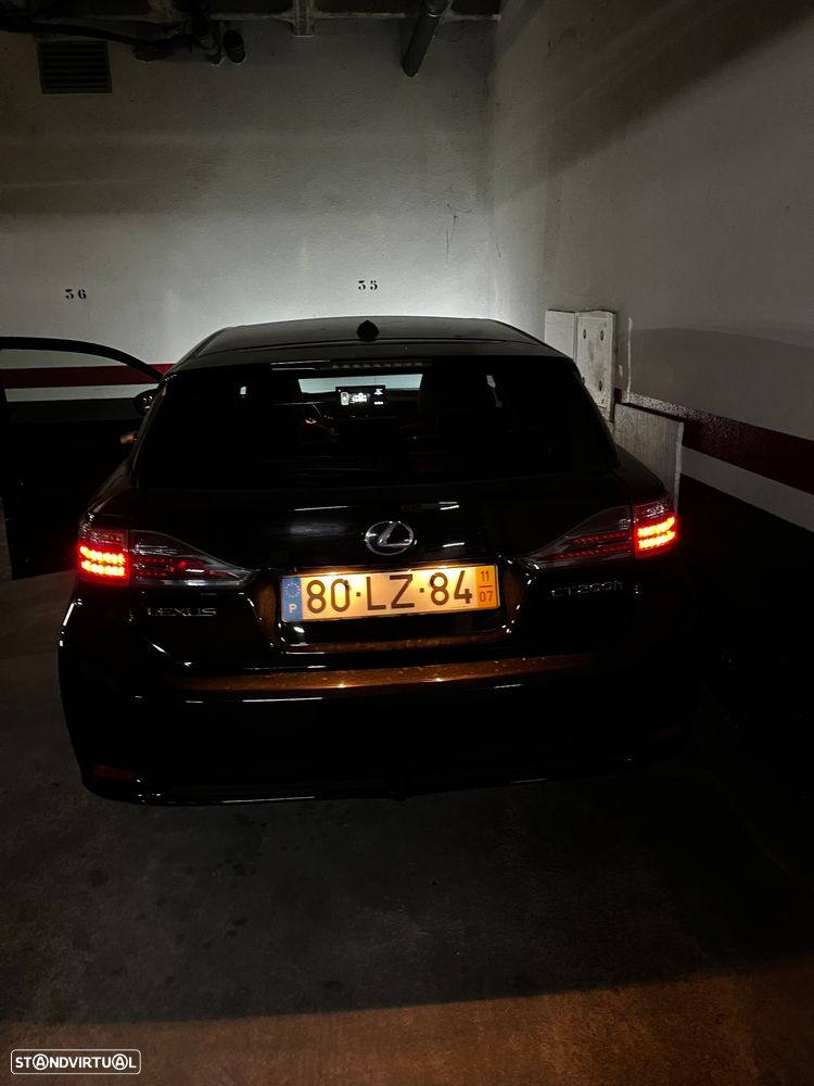 Lexus CT 200h - 10