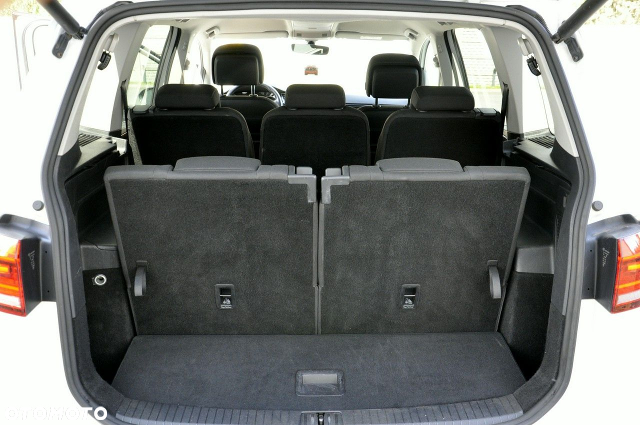 Volkswagen Touran 1.6 TDI SCR BlueMotion Technology DSG Comfortline - 22