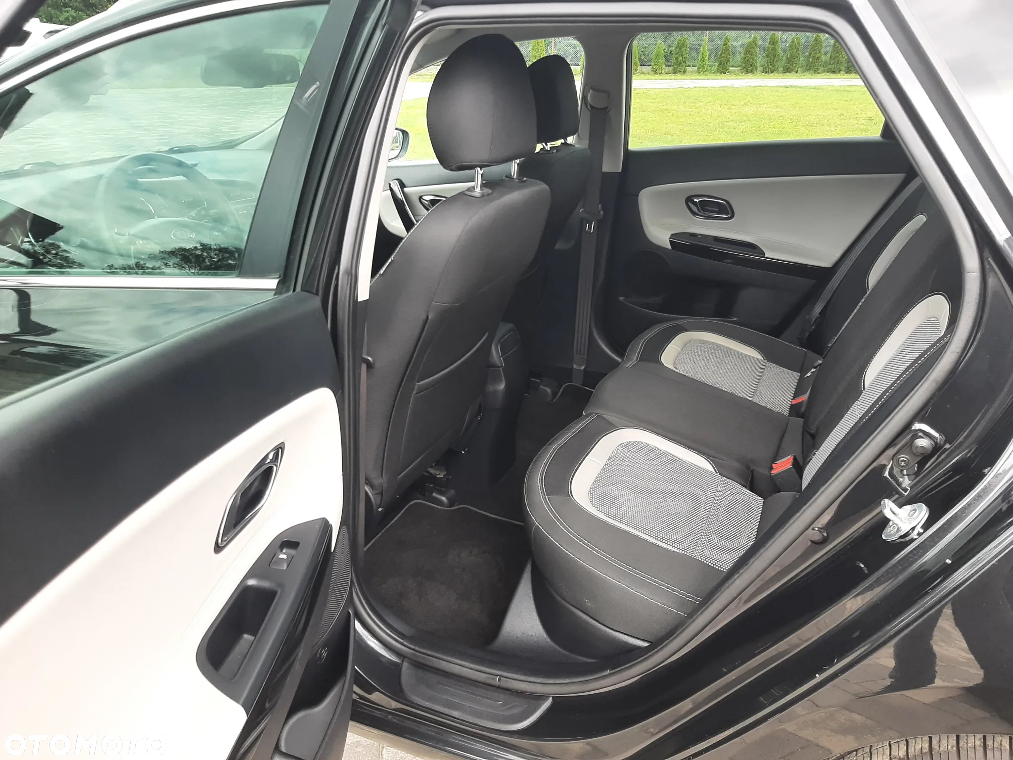 Kia Ceed 1.6 CRDi 128 Platinum Edition - 13