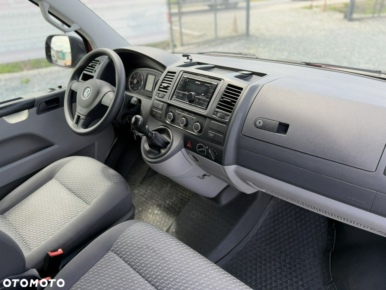 Volkswagen Transporter T5 TDI L2 - 18
